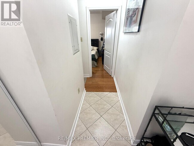 Photo - 9944 Keele St Unit 303