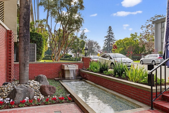 Photo - Fayette Arms Apartments