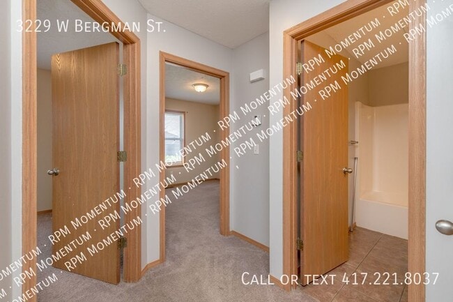 Photo - 3229 W Bergman St