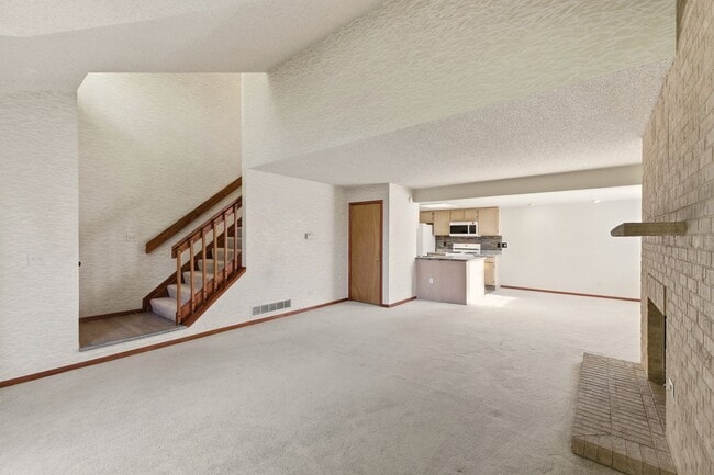 Photo - Deer Pointe Village Townhome Feautures 2 P...