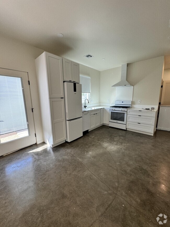 Building Photo - 1510 W Monroe St Rental