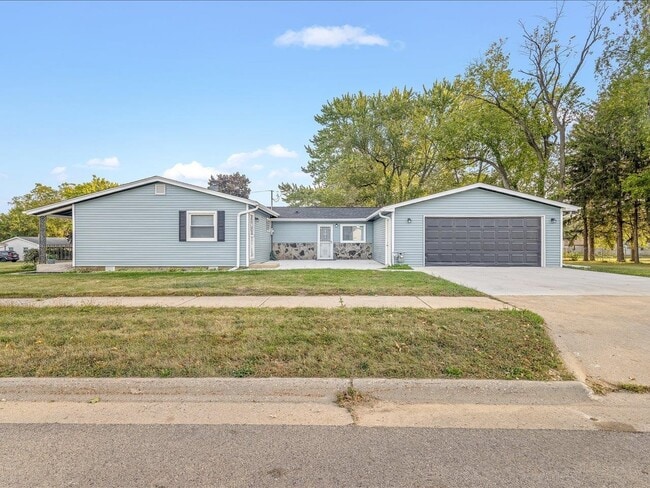 2205 Clover Ave