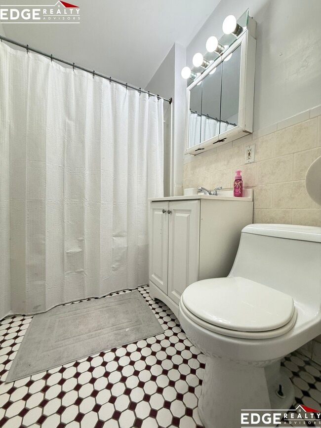 Photo - 72 Egmont St Unit 2