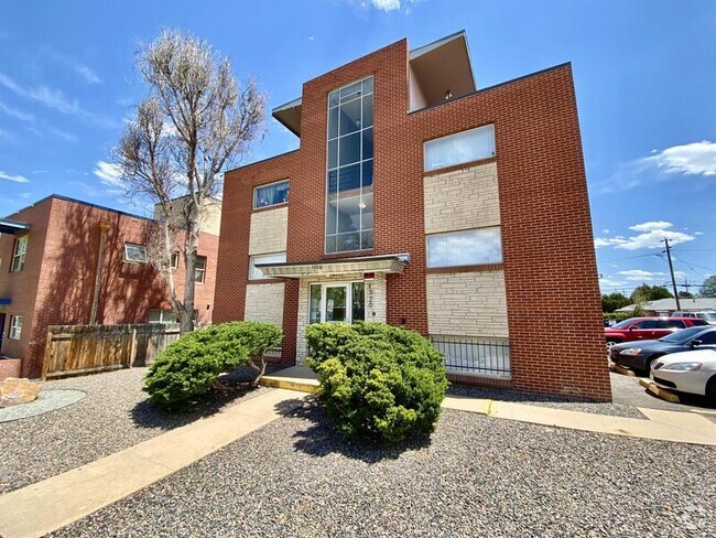 Building Photo - 1320 Macon St Unit 8 Rental