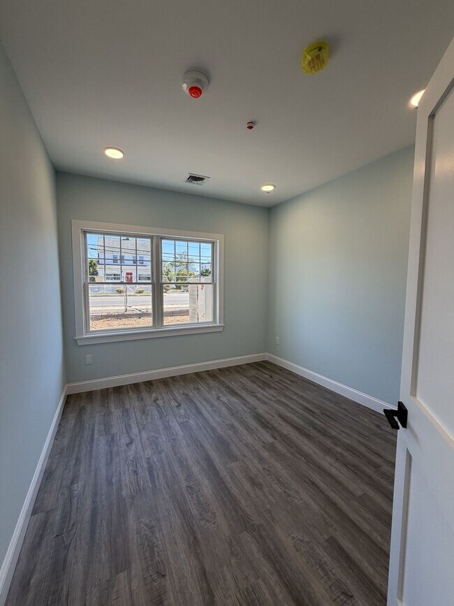 558 Newbridge Rd