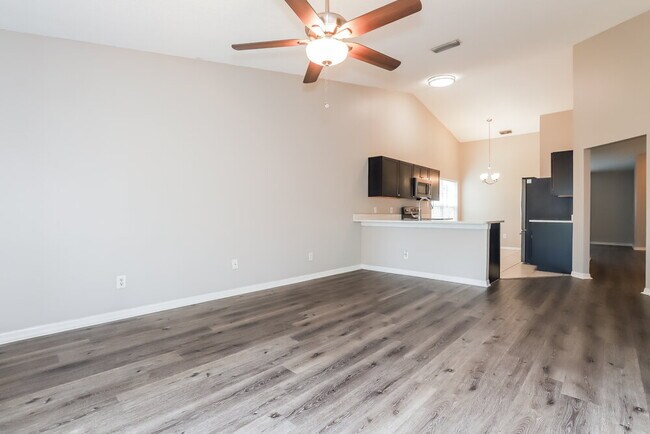 Photo - 1011 Hardwood Dr