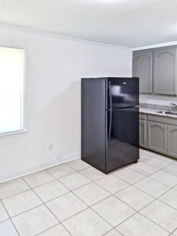 Photo - 1500 John Ave