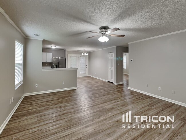 Photo - 2977 Champion Ln SW