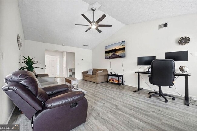 6574 Oak Mill Ct