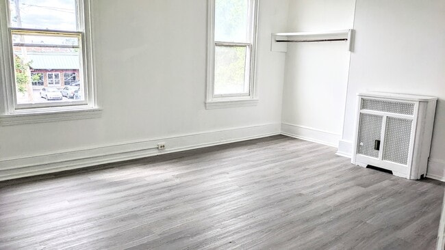 Building Photo - 802 DeKalb St Unit 1