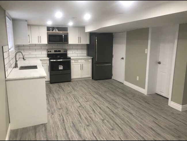 Photo - 35 Collingdon Dr