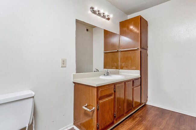 Photo - Tiffany Square Apartments