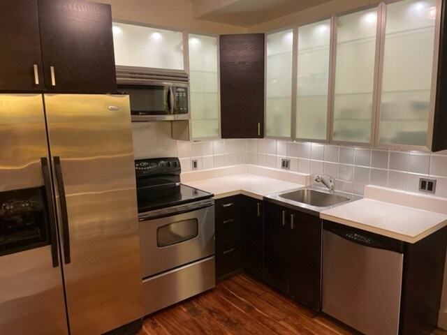 Kitchen - 600 Broadway Ave NW Unit 132