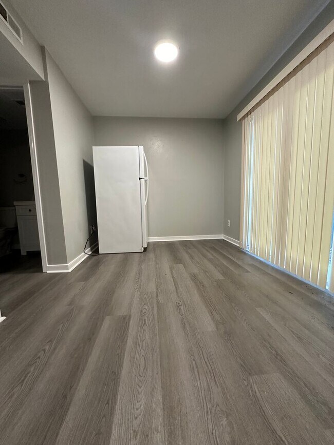 Photo - Lake Edward West-2bedroom 1.5 Bath townhome