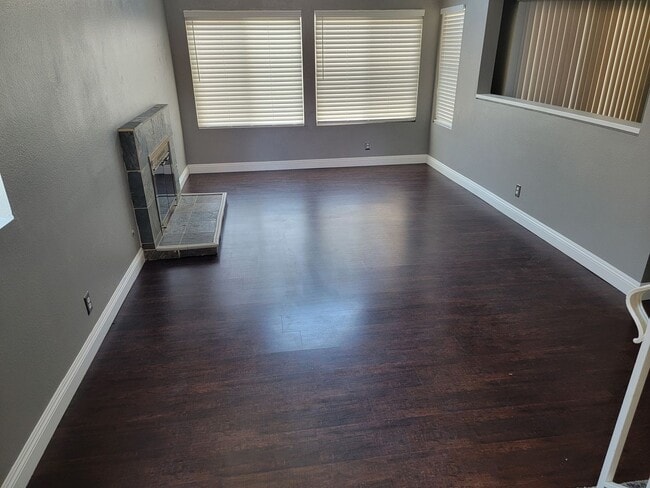 Photo - Fontana Two Story