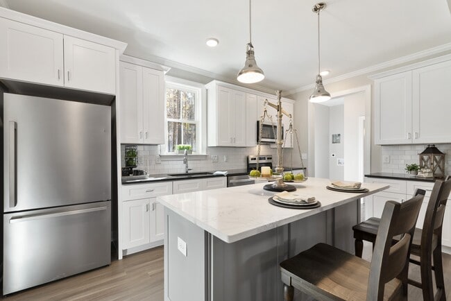 Photo - 520 Motorcycle Rd