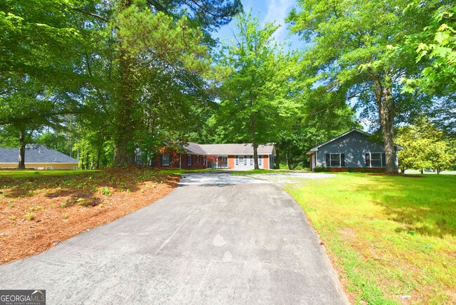 Photo - 98 Woodvalley Dr