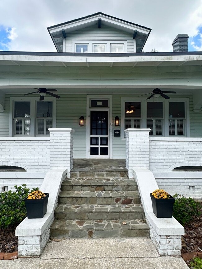 Lovely Three Bedroom Home in Old Windermere House Rental in