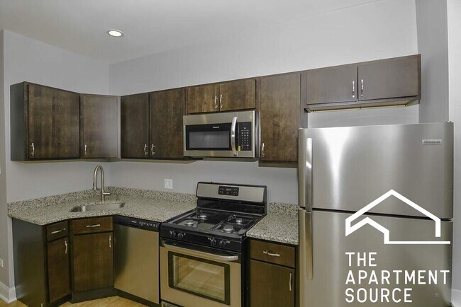 Building Photo - 2958 N Washtenaw Ave Unit 1