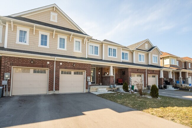 Photo - 65 Esther Cres Unit ID1345812P