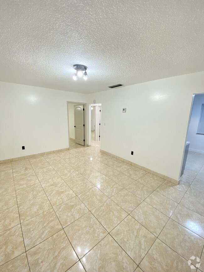 Building Photo - 1493 NE 148th St Rental