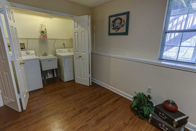 Hobby Room & Laundry