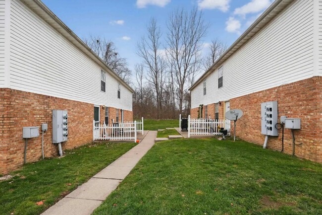 Private Patio - Chartwell Apartments