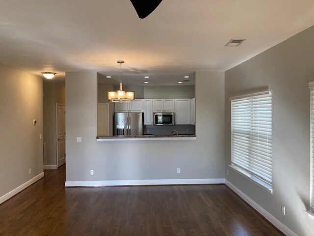 Photo - 105 Woodside Cir