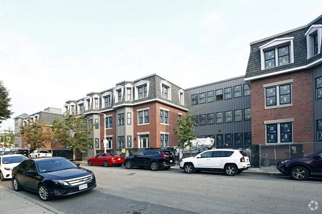 Photo - 902-906 E 2nd St