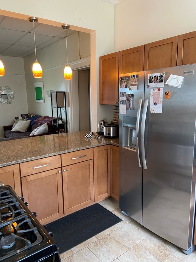 Kitchen - 317 S Aurora St Unit 1