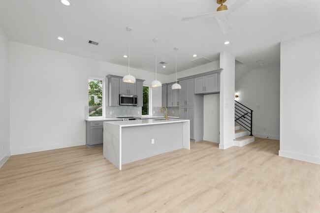 Photo - 3112 Live Oak St