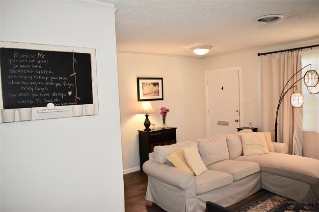 Photo - 4624 Verone St