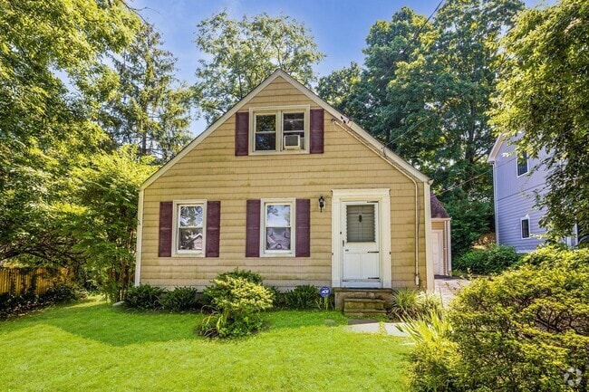 Building Photo - 11 Hillside Pl Rental