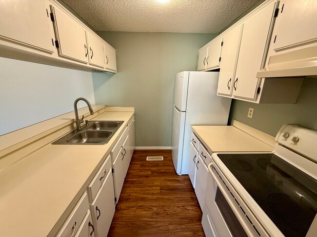 Photo - 8856 Jasmine Ln