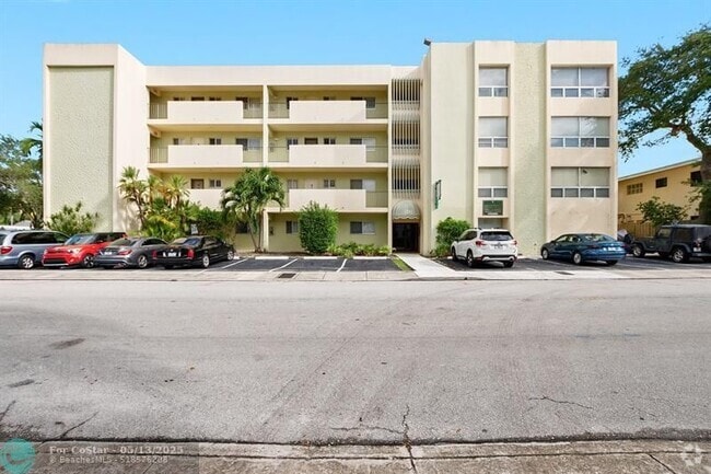 Building Photo - 1201 SE 2nd Ct Unit 211 Rental