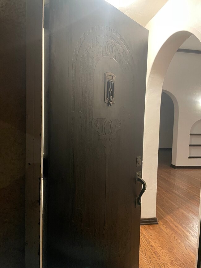 Puerta principal - 1208 W 81st Pl