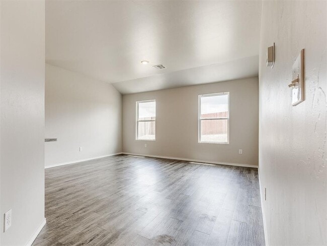 Photo - 9500 Saddle Dr