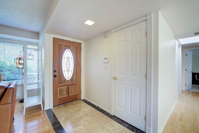 Photo - 3bd/1.5ba Bellevue Home