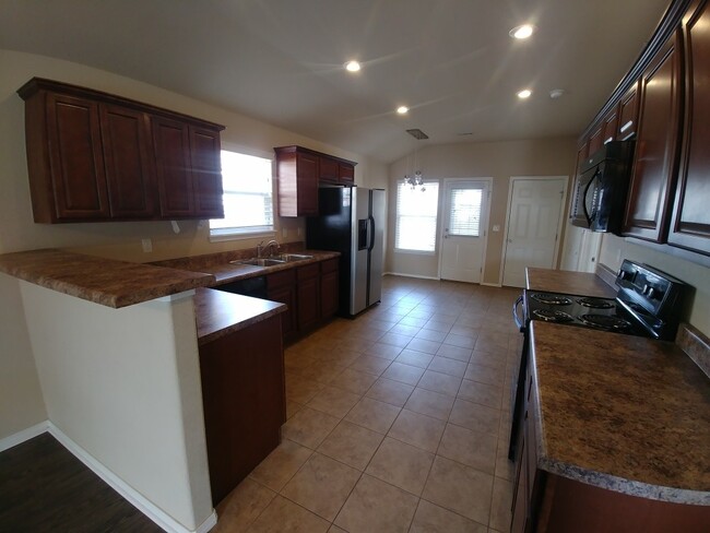 Photo - Great 3 Bedroom home in Fayetteville! Convenient to UofA and I-49!