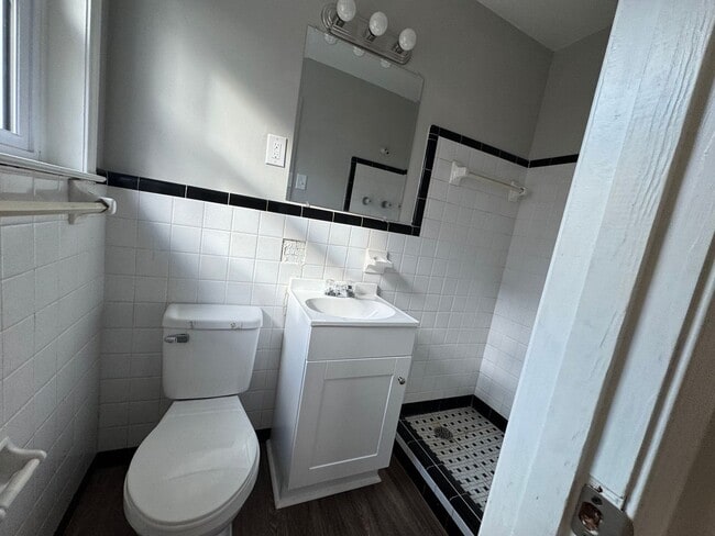 Photo - 1961 Croydon Ave