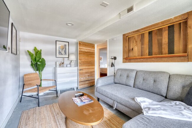 Building Photo - 1616 NW Northrup St Unit ID1309829P Rental