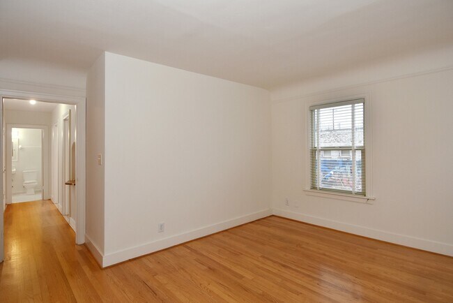 Ellinwood Apartments