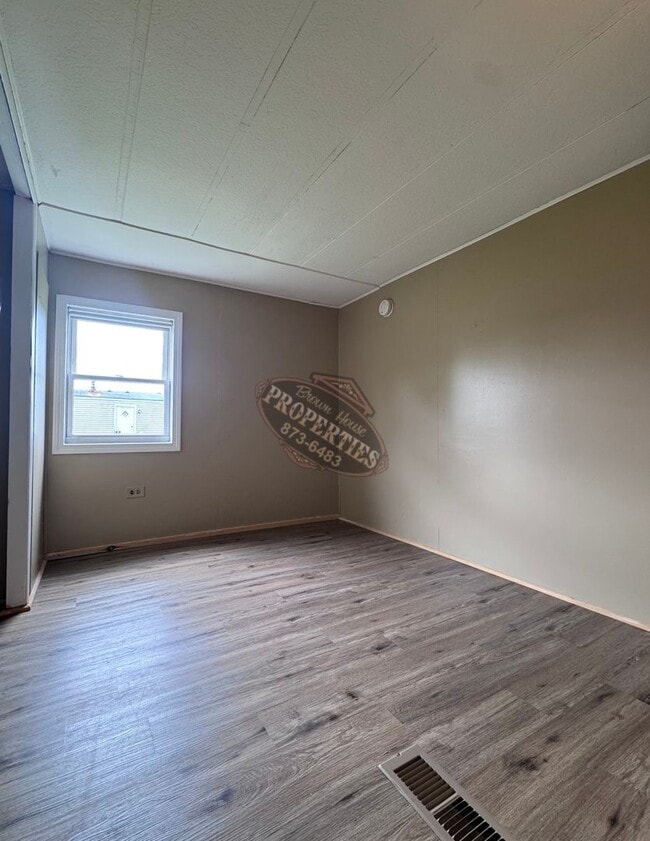 1604 Hill Rd