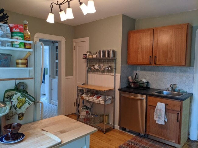 Kitchen - 1524 Fremont Ave N