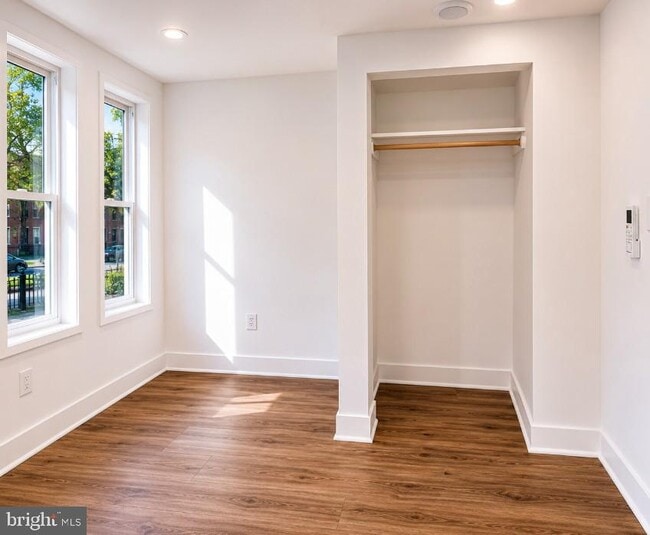 Building Photo - 1240 W Allegheny Ave Unit 1