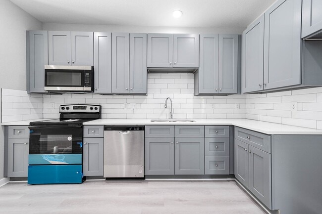 Building Photo - 16985 Glenheath St Rental