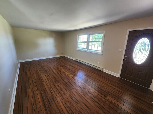 Photo - 15475 Oak Rd Unidad First Floor