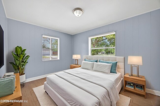 Photo - 2960 W 10th St