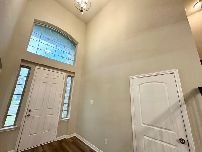 Photo - Room for the family!