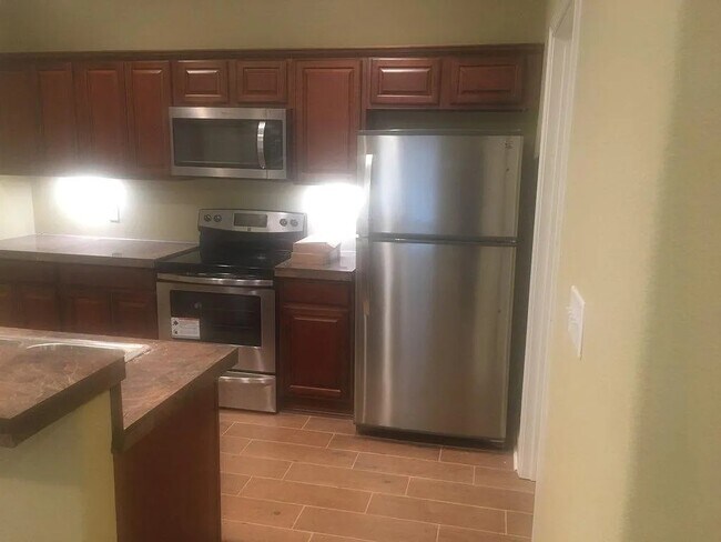 Photo - 200 S Elm St Unit Apt B